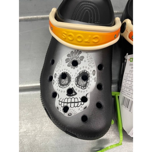 Crocs Day Of The Dead Clogs Womens 7 Black White Skull Floral Design - Picture 2 of 8
